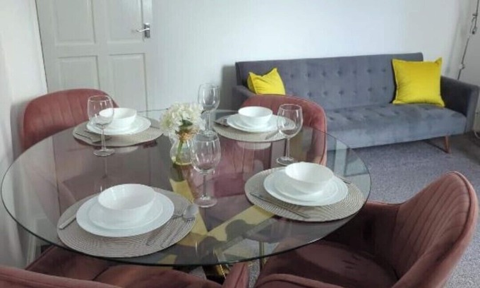 Wolverhampton House | Charming 3-Bedroom House in Wolverhampton! Prime Location!