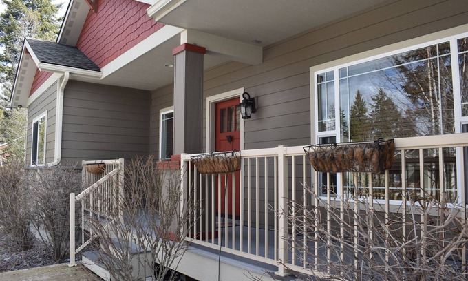Columbia Falls House | Charming 3-bedroom house with WiFi and AC in Whisper Village close to hiking.