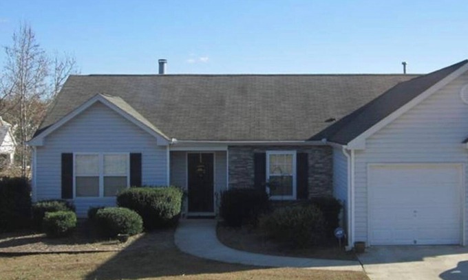 Powder Springs House | Charming 3-bedroom house with AC and WiFi in brilliant Powder Springs
