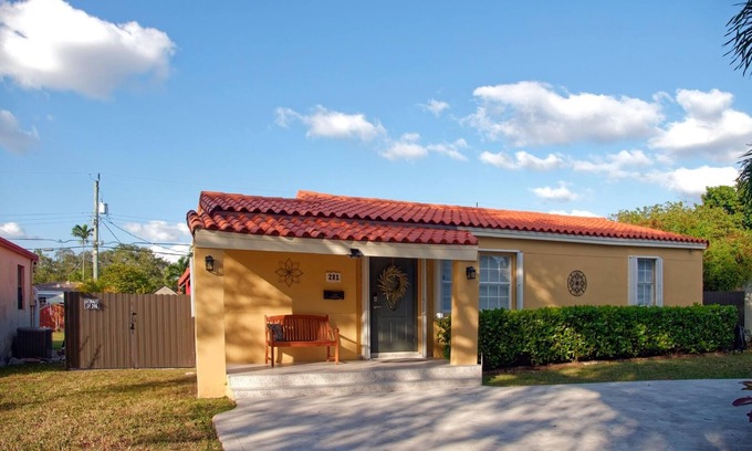 Miami Springs House | Charming 3-bedroom house in the beautiful Miami Springs