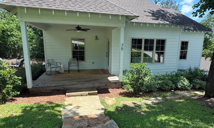Tallassee House | Charming 3-bedroom 2 bathroom bungalow near Lake Martin