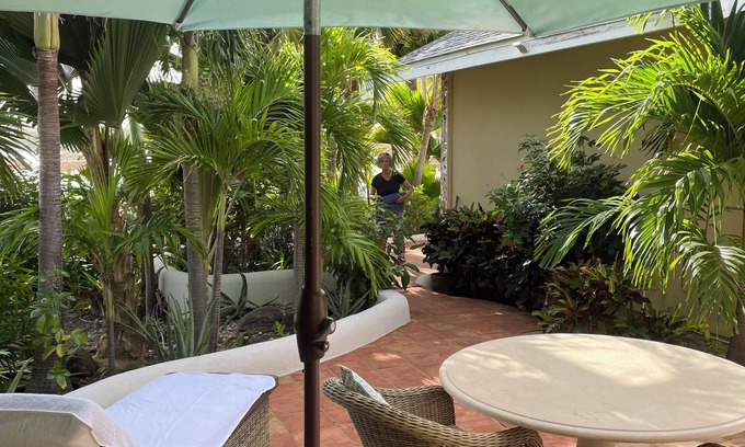 Saint Paul Parish Villa | Charming 3-bedroom beachfront villa at secure St James’s Club, Antigua
