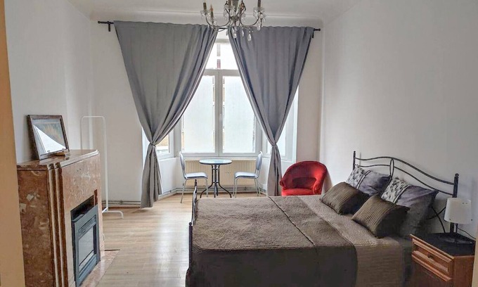 Ganshoren Apartment | Charming 3 bedroom apartments view of the Koekelberg Basilica