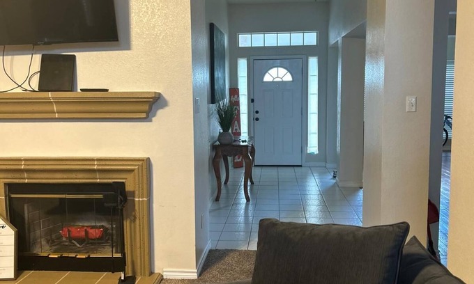 Southeast Arlington House | Charming 3-bedroom building with AC, WiFi in welcoming Arlington
