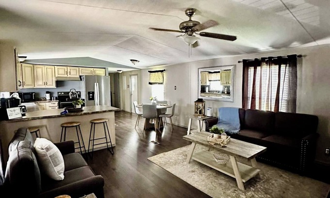 Omega House | Charming 3-bedroom home with a cozy feeling and all the amenities in kingfisher