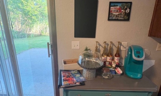 Stillwater House | Charming 3-bedroom house close to campus with lots of amenities