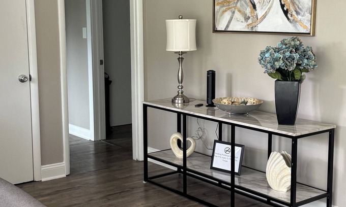 Wilmington House | Charming 3-bedroom house in Wilmington with ACnLarry's Love is centrally located
