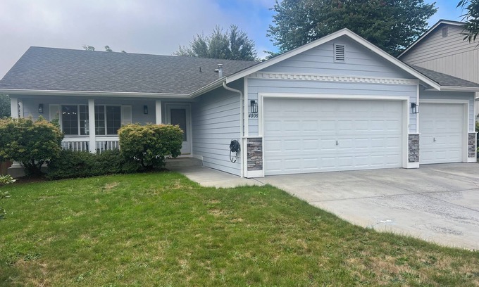 Arlington House | Charming 3-bedroom house in Arlington with AC, WiFi. Enjoy your stay