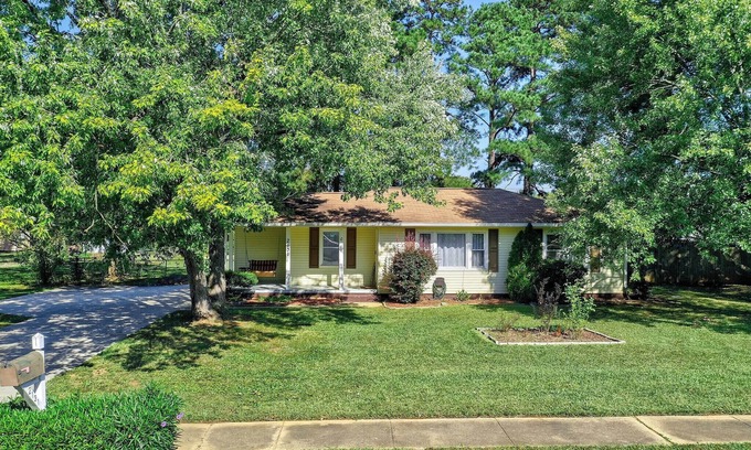 Rock Hill House | Charming 3-bedroom home in delightful Rock Hill with AC, WiFi