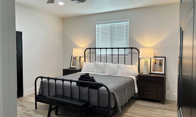 Mesa House | charming 3-bedroom home near sloan park/chicago cubs & light rail