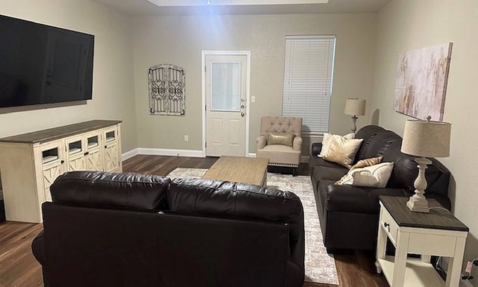 Boerne House | Charming 3-bedroom home with NEW furniture between Historic Boerne & San Antonio