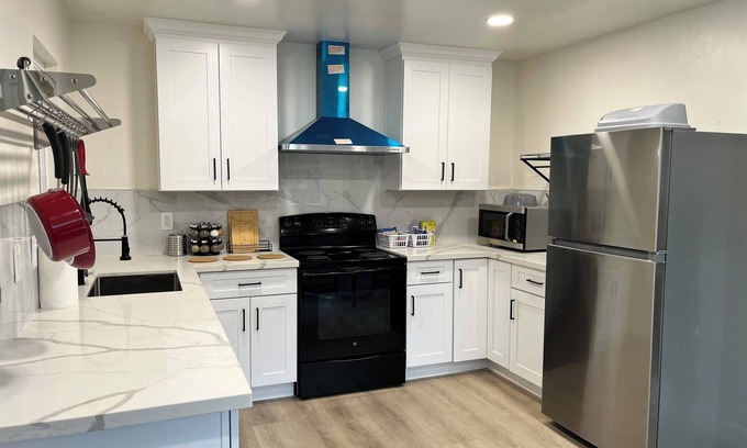East San Jose House | Charming 3-bedroom house with AC and WiFi in terrific San Jose
