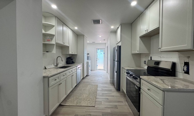 Tamarac House | Charming 3-bedroom house with community pool 55+