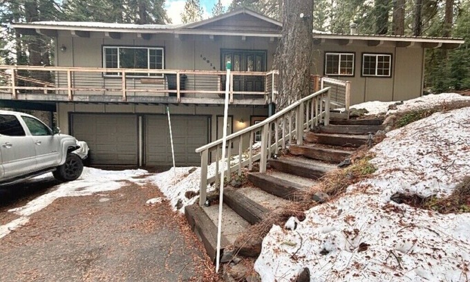 Truckee House | Charming 3-bedroom house w/hot tub, in Truckee minimum stay 31 days