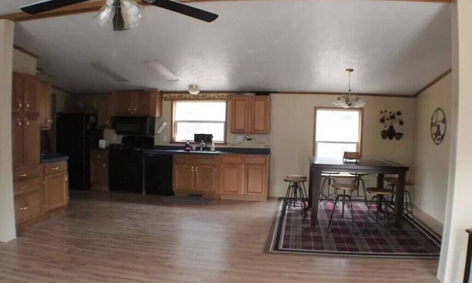 Waynoka House | Charming 3-bedroom house with AC, in serene Waynoka