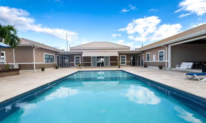 Lucea House | Charming 3-bedroom house with WiFi, AC in lovely Lucea