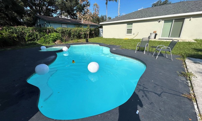 Eustis House | Charming 3-bedroom house in serene Eustis with POOL! Mins to Downtown MT. DORA.