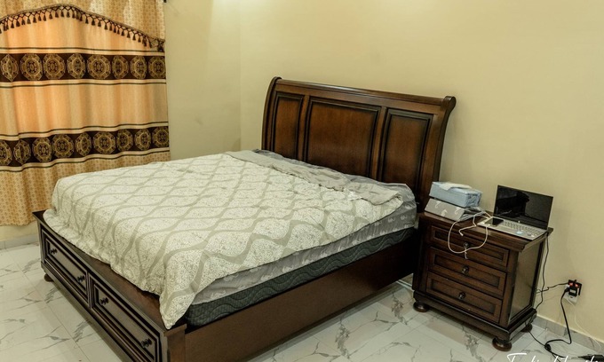 Bouvet Island House | Charming 3-bedroom house with AC, WiFi and security agent in Sanguera togo