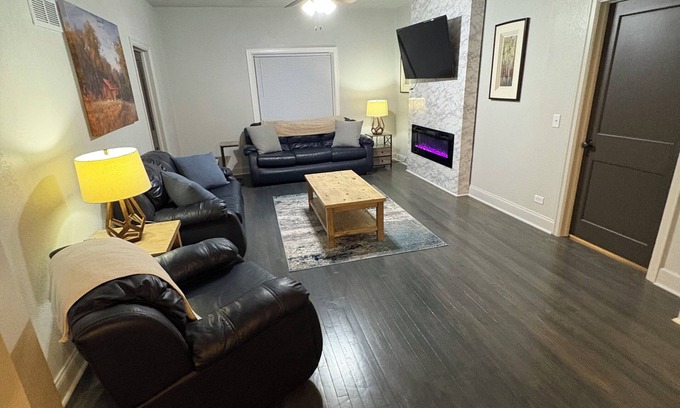 Amherst Apartment | Charming 3-bedroom main floor apartment 5 minutes from Sandlake Wild life refuge