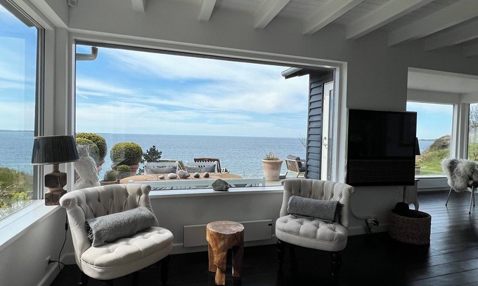 Kalundborg Cottage | Charming 3-bedroom Seaside Cottage