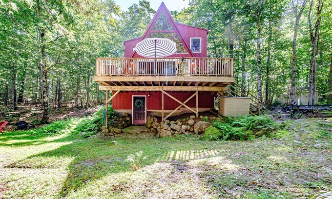 Standish Cottage | Charming 3-bedroom cottage located on Frye Island on Sebago Lake Maine