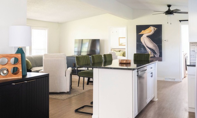 Colton House | Charming 3-bedroom Ranch Home in Grand Rapids - Perfect for Family Getaways!