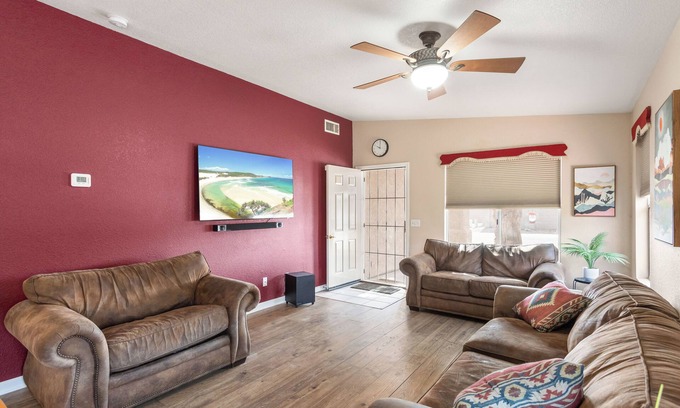 Sierra Vista House | Charming 3 bedroom house with AC, WiFi in brilliant Sierra Vista