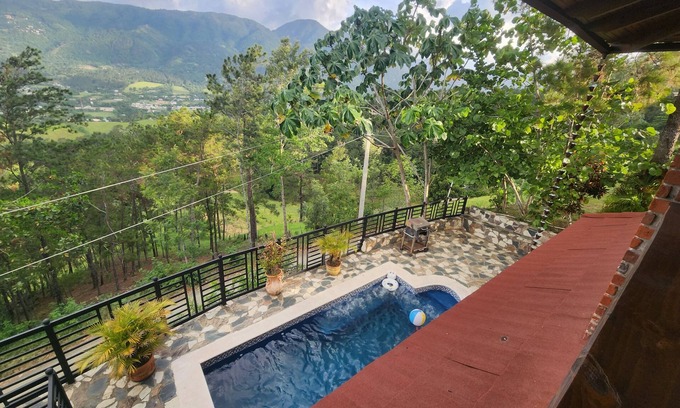 Jarabacoa Villa | Charming 3-bedroom villa with WiFi with a gorgeous view of Jarabacoa