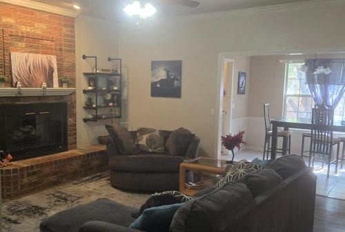 Amarillo House | Charming 3 Room Home with Office