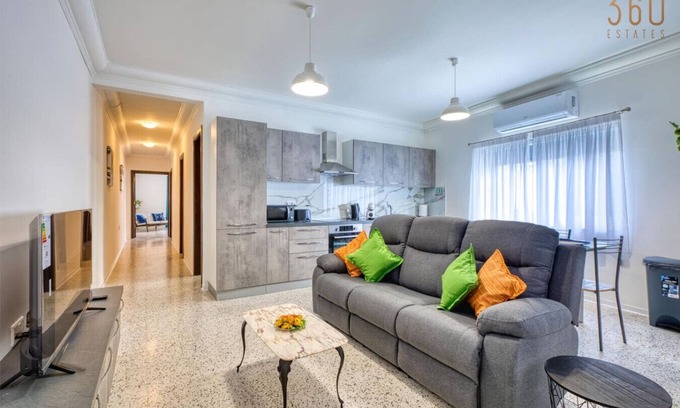 Swieqi Apartment | Charming 3BR Apt + City Views & WIFI in Swieqi