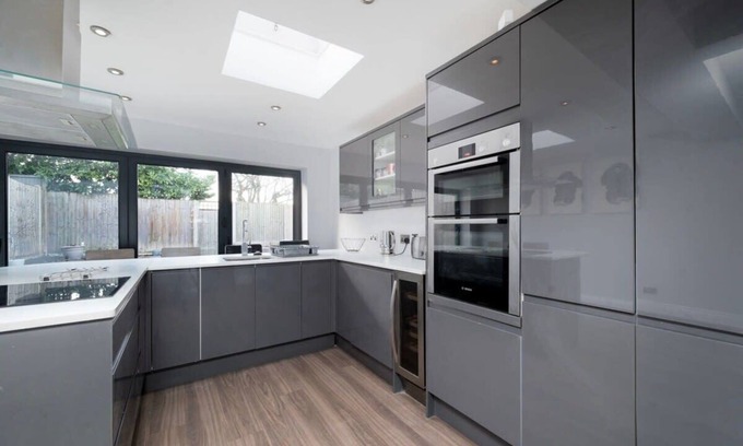 Ickenham House | Charming 3BR House with Garden