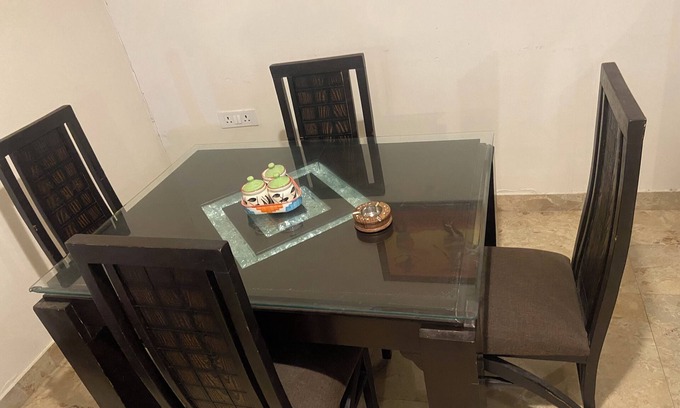 Greater Noida Other | Charming 4-bedroom farmhouse with WiFi, AC in awesome Noida