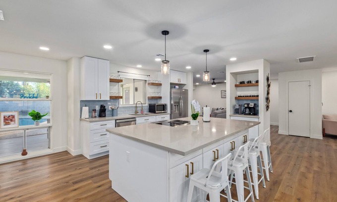 Scottsdale Highlands House | Charming 4-bedroom house in enchanting Scottsdale with ping pong & swimming pool