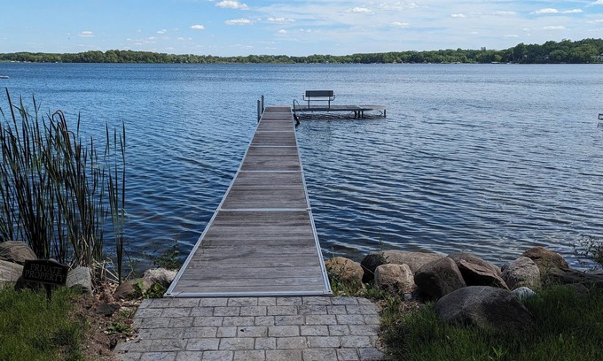 Lake Ripley House | Charming 4-bedroom Lake house on Lake Ripley in Cambridge