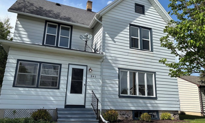 Elkhart Lake House | Charming 4-bedroom house in fabulous Elkhart Lake - Walking Distance to All