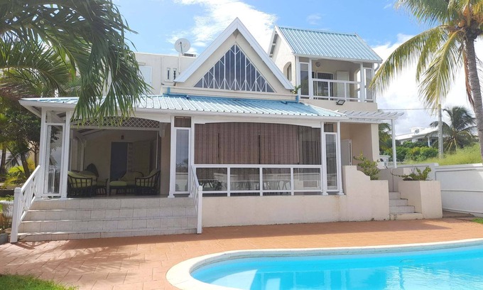 Flic-en-Flac Villa | Charming 4 rooms villa with swimming pool near the beach