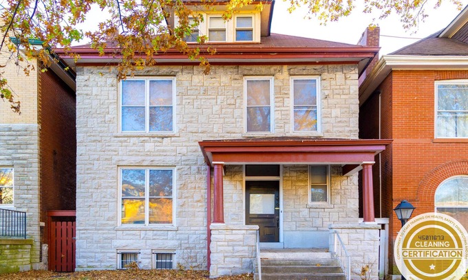 Shaw House | Charming 4BR|3.5BA Shaw Family Home / ABODEbucks
