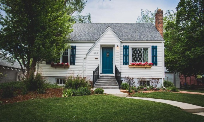 Greeley House | Charming 4BR Cottage Near UNC - Perfect for Family Getaways