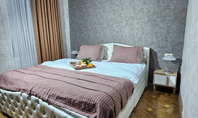 Kutaisi Hotel | Charming 5-bedroom family hotel. Home away from home.