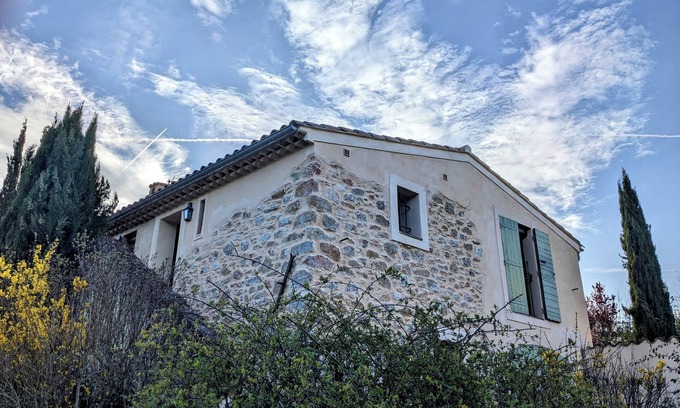 Ollieres Apartment | Charming 50m2 apartment in a Napoleonic Tuilière, ideal for couples.