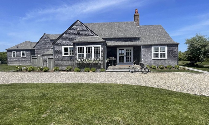 Dionis House | Charming 5BR/4.5BA House near Dionis Beach.