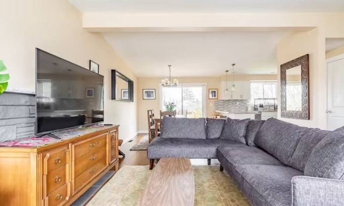 Brighton House | Charming 6 BR Home w/Game Room Perfect for Groups