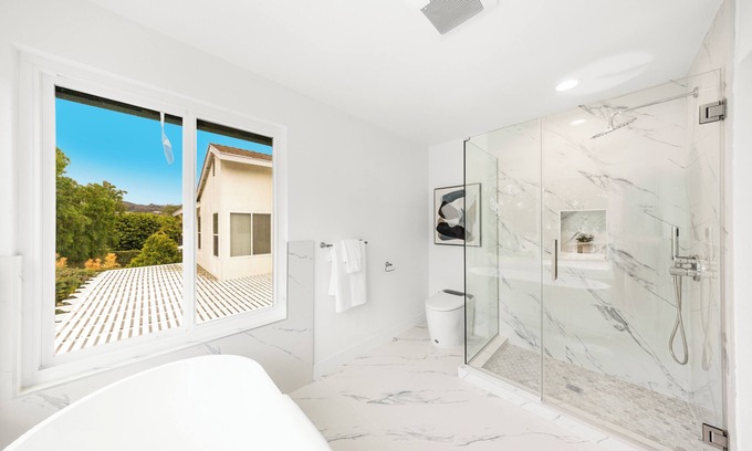 Del Obispo House | Charming A Master bedroom of the house in Dana Point , Mile to Beach.