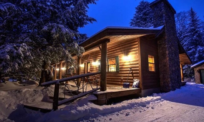 Lake Placid House | Charming Adirondack Log Cabin PRIVATE BEACH ACCESS to Mirror Lake
