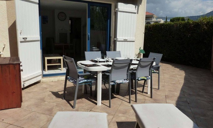 Le Lavandou Apartment | Charming air-conditioned 3-room mazet in Le Lavandou.