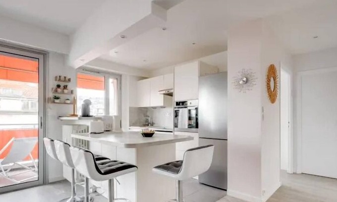 Liberation Apartment | Charming air-conditioned apartment with terrace in Libération