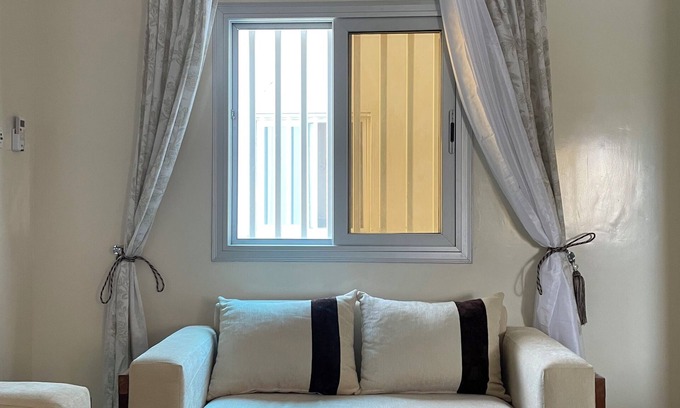 Dakar-Plateau Apartment | Charming Air-Conditioned 3-Bedroom, Near Les Mamelles Ouakam
