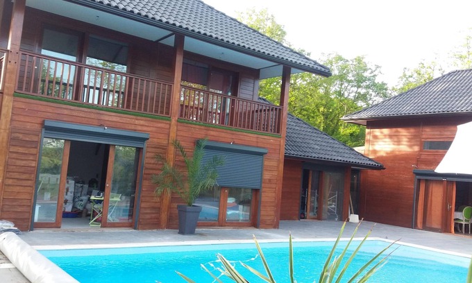 Mechmont House | Charming and authentic wooden house in a calm and magical place