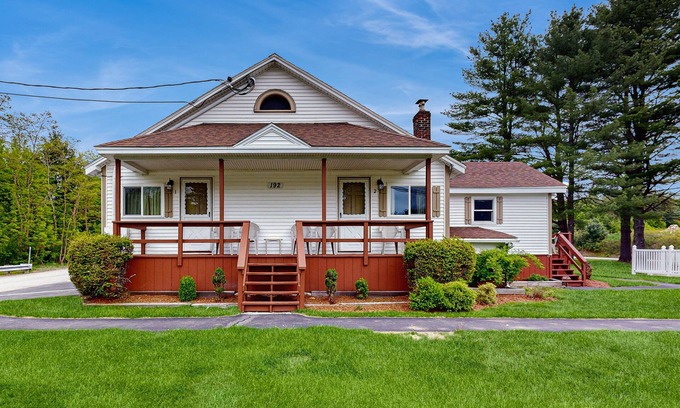Lincoln House | Charming and casual motel in a great location with shared resort amenities