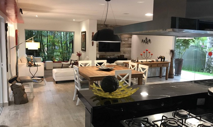 Baleia House | Charming and Comfortable House 800mts from the beach